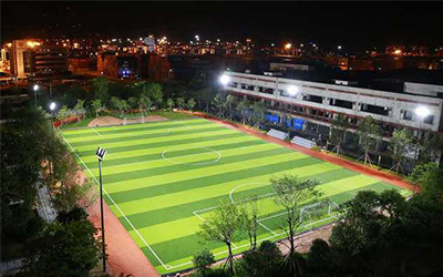 高桿燈生產(chǎn)廠家在哪些方面做得比較好？